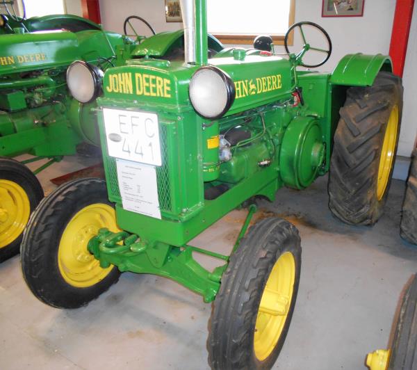 Veterantraktor - John Deere - BR, 1947, 2 cyl, fotogenmotor med ny magnet. Renoverad, bra däck, I kö...